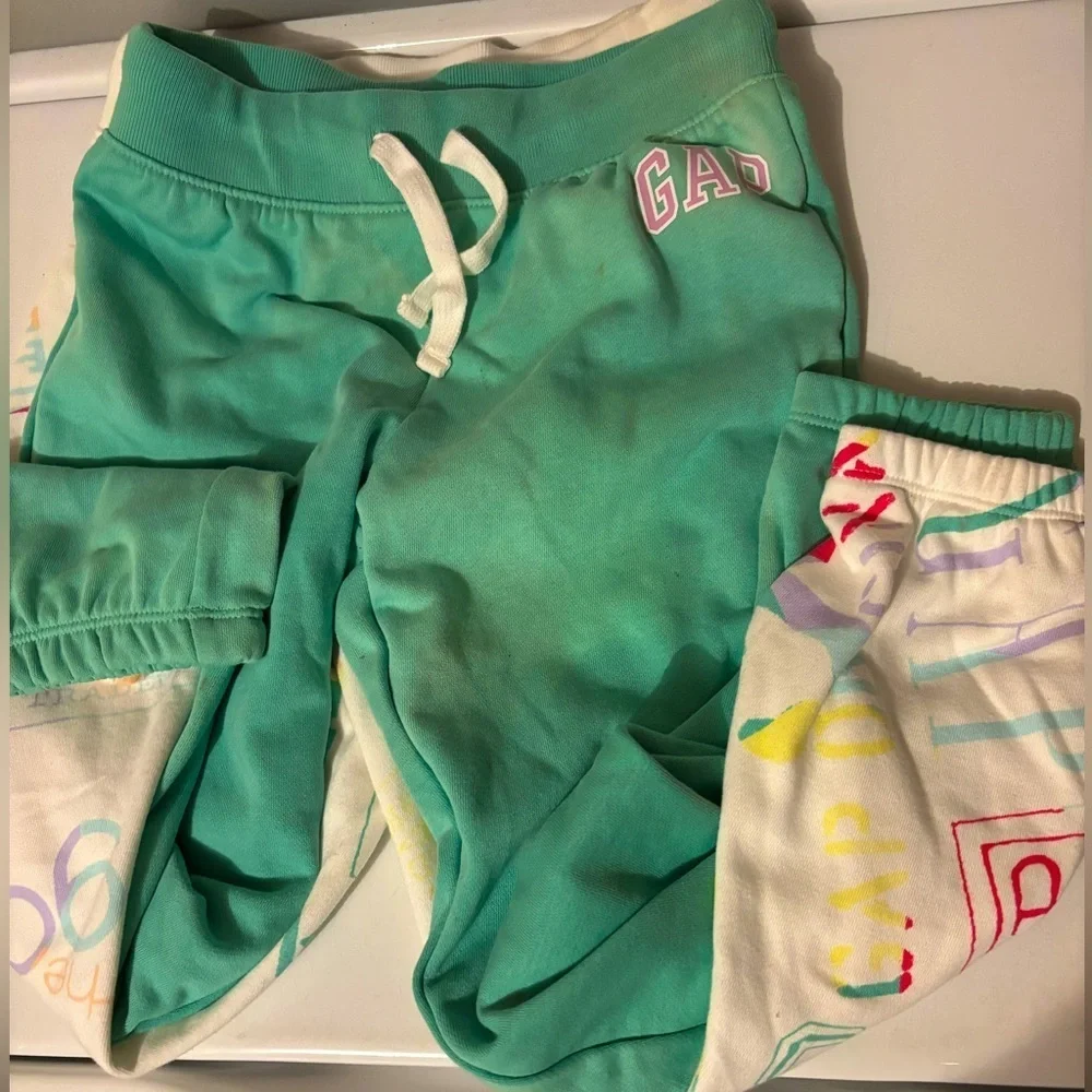 Girl’s Gap SZ M (8) green pink multi bundle 2 pairs Joggers sweatpants joggers